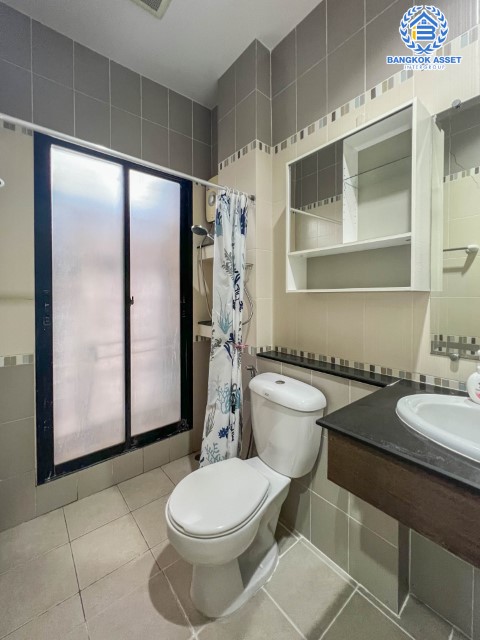 ทาวน์เฮ้าส์มือสองย่านนนทบุรี ม.ลิฟวิ่งพาร์ค พระราม5 เนื้อที่เกือบ 20 ตร.ว. ฟังก์ชัน 3 ห้องนอน 3 ห้องน้ำ 2 ที่จอดรถ บ้านสภาพดี พร้อมเข้าอยู่ มาพร้อมของแถมเพียบ!  3 เครื่องปรับอากาศ, 2 เครื่องทำน้ำอุ่น ฯลฯ บนทำศักยภาพ ใกล้ท่าน้ำนนท์ ทางด่วน "ศรีรัช" รีบจองเลย!